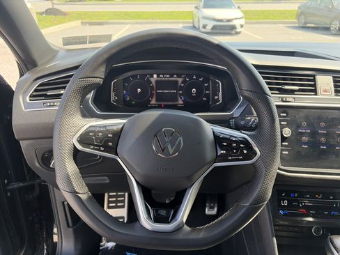 Used 2024 Volkswagen Tiguan SEL R-Line image 35