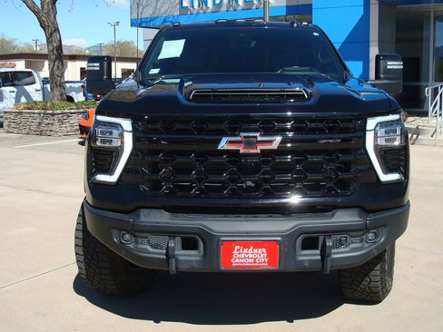 Used 2025 Chevrolet Silverado 2500 ZR2 w/ ZR2 Bison Edition image 2