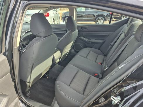 Used 2024 Nissan Altima 2.5 SV image 11