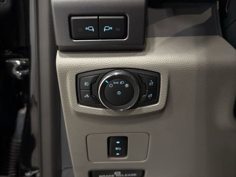 Used 2022 Ford F350 XLT w/ XLT Value Package image 11