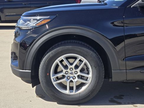 New 2026 Ford Explorer Active RWD image 9