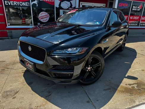 Used 2017 Jaguar F-PACE Prestige AWD/4WD image 2