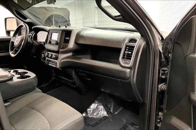 Used 2024 RAM 2500 Tradesman w/ Chrome Appearance Group AWD/4WD image 19