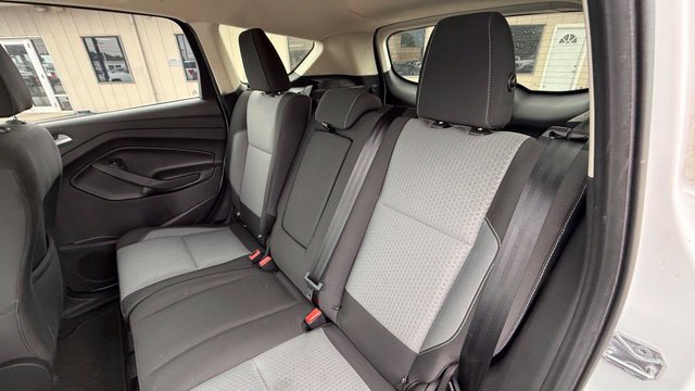 Used 2017 Ford Escape SE AWD/4WD image 18