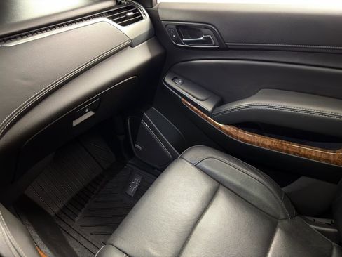 Used 2019 Chevrolet Tahoe Premier AWD/4WD image 24