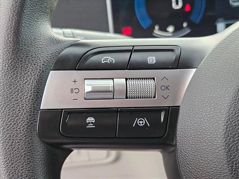 Used 2025 Hyundai Tucson SEL FWD image 12