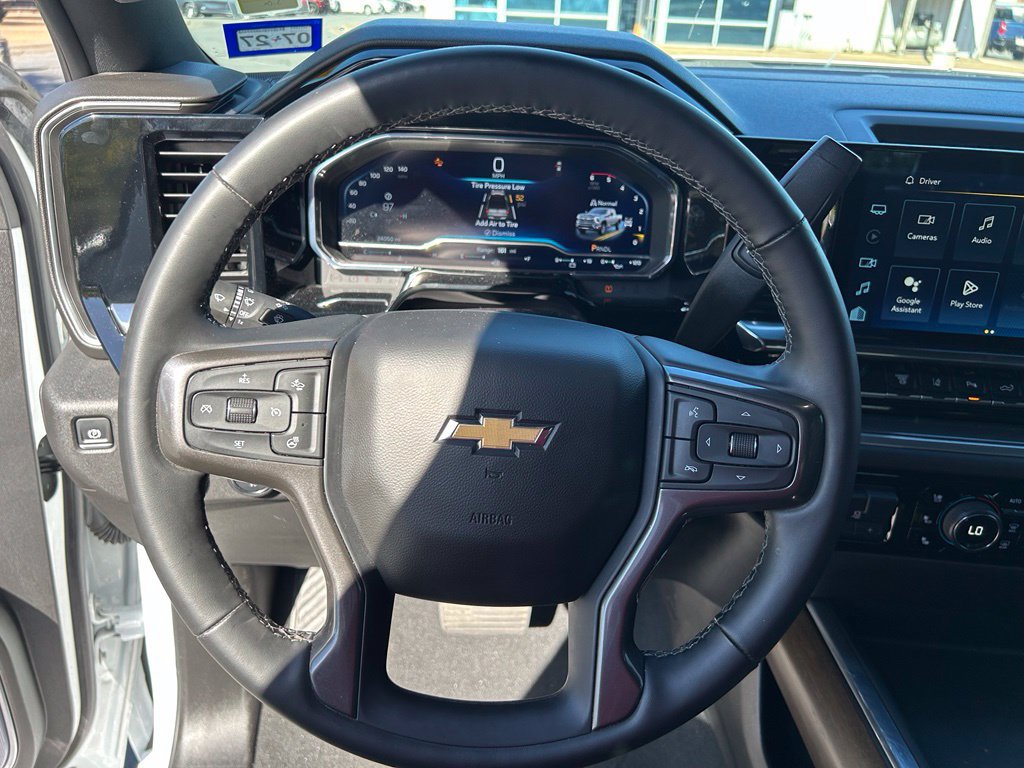 Used 2025 Chevrolet Silverado 3500 High Country w/ Technology Package AWD/4WD image 18