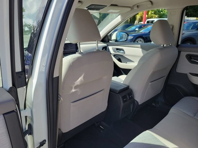 Certified 2021 Nissan Rogue SV FWD image 14