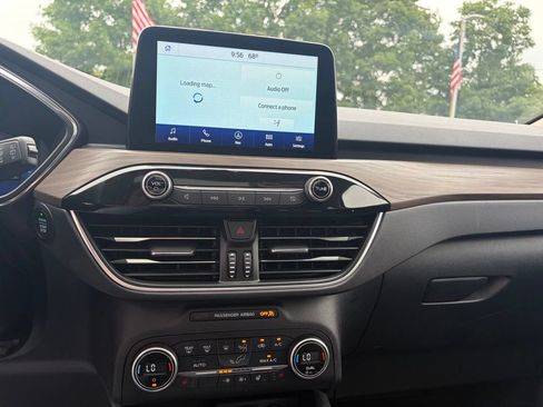Used 2020 Ford Escape Titanium AWD/4WD image 10