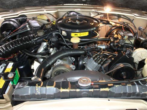 Used 1989 Jeep Grand Wagoneer image 30