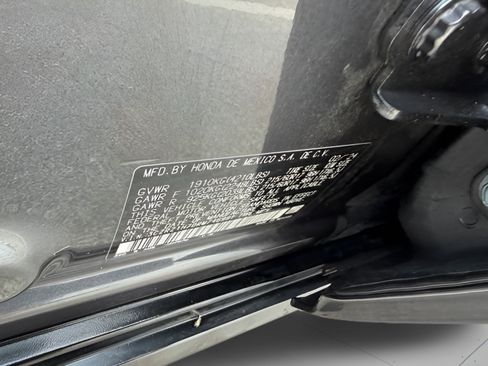 Certified 2024 Honda HR-V EX-L image 30