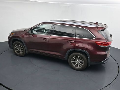 Used 2018 Toyota Highlander XLE AWD/4WD image 13