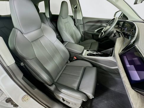 Used 2025 Audi Q5 Prestige AWD/4WD image 44