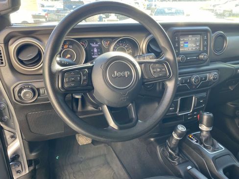 Used 2018 Jeep Wrangler Sport image 12