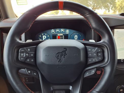 Used 2025 Ford Bronco Raptor AWD/4WD image 25