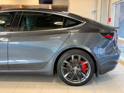 Used 2018 Tesla Model 3 Performance image 7