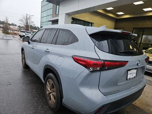 Used 2023 Toyota Highlander Bronze Edition image 12