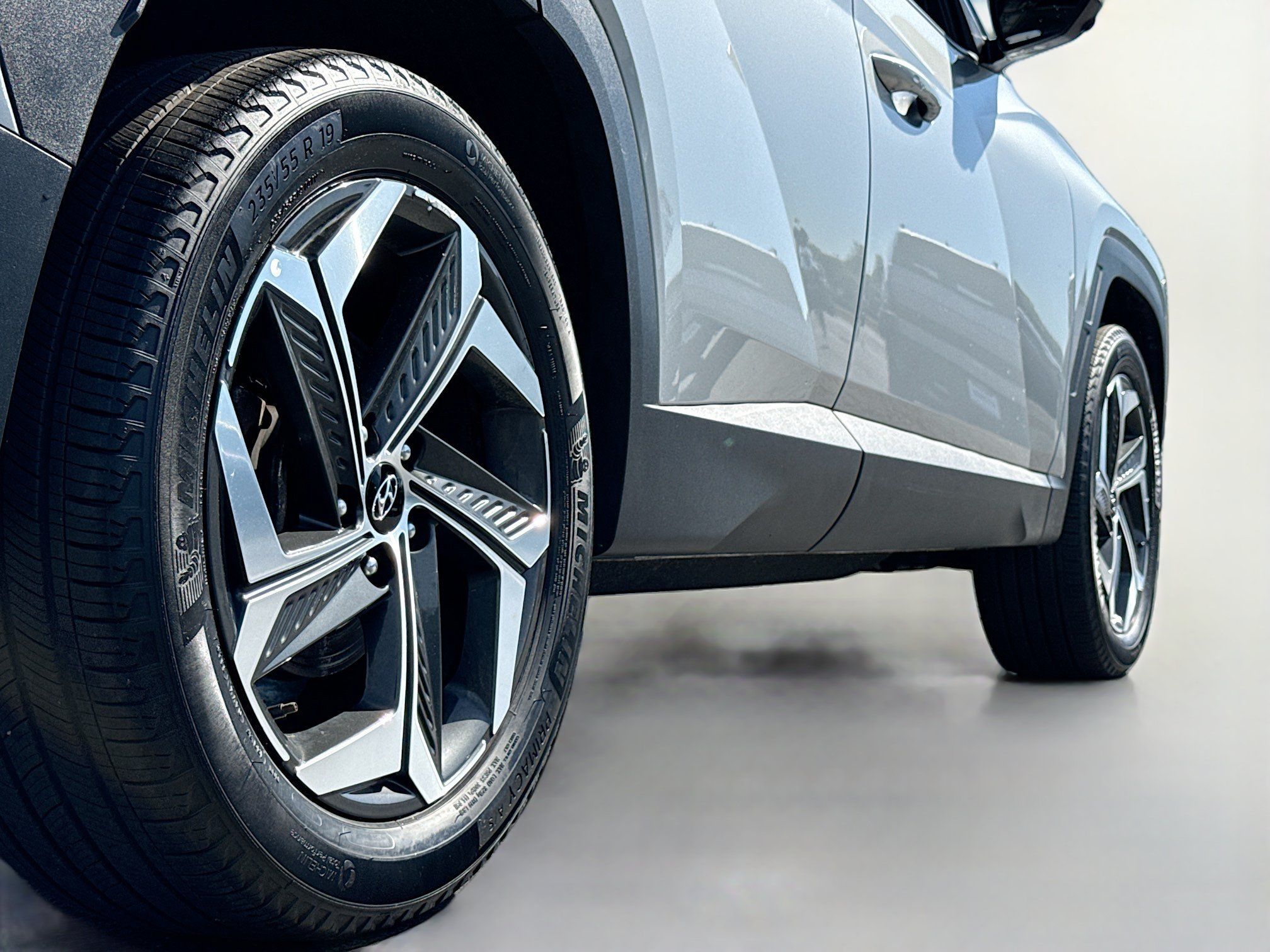 Certified 2024 Hyundai Tucson Limited AWD/4WD image 16