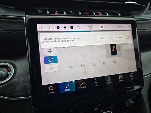 Used 2023 Jeep Grand Cherokee L Limited w/ Black Appearance Package image 28