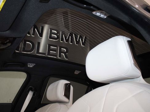 New 2025 BMW i7 M70 w/ Executive Package image 15