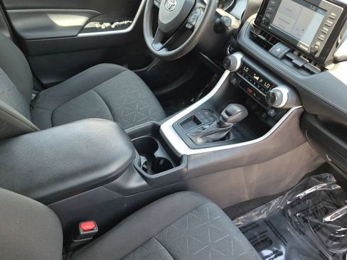 Used 2021 Toyota RAV4 XLE FWD image 15