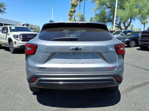 Used 2024 Chevrolet Trax RS w/ Sunroof Package FWD image 6