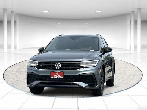 Used 2022 Volkswagen Tiguan SE R-Line image 6
