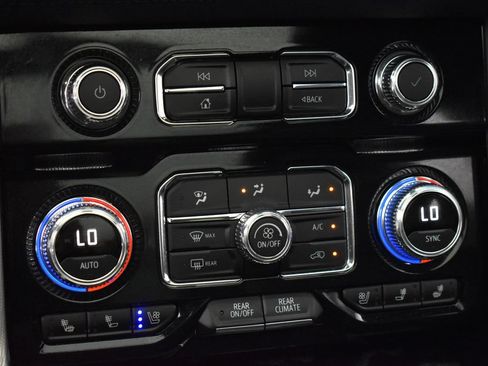 Used 2023 GMC Yukon Denali AWD/4WD image 24