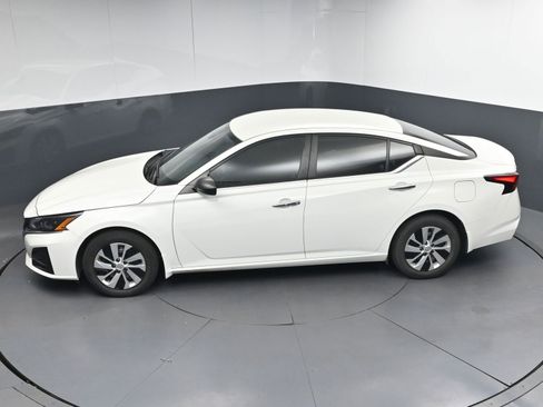 Certified 2024 Nissan Altima 2.5 S FWD image 35