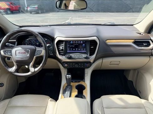 Used 2018 GMC Acadia Denali w/ Technology Package FWD image 23