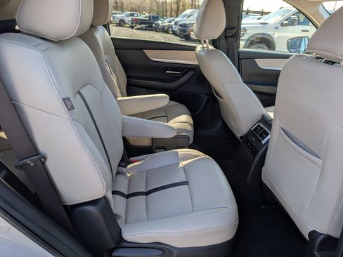 Used 2024 MAZDA CX-90 3.3 Turbo w/ Premium Package image 11