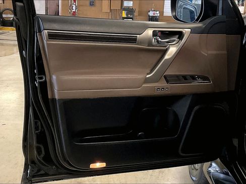 Used 2021 Lexus GX 460 Premium w/ Premium Package image 21