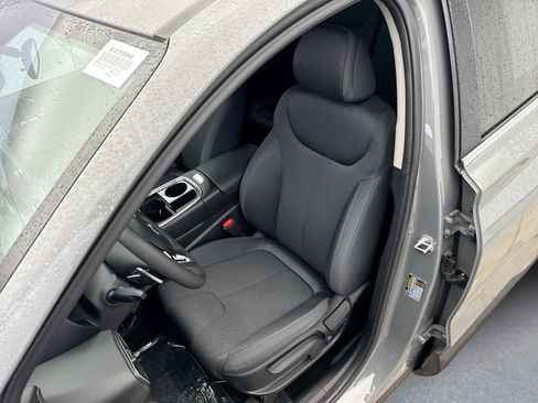 Used 2023 Hyundai Santa Fe SE image 11