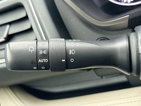 Used 2023 Subaru Ascent Limited w/ Technology Package image 16