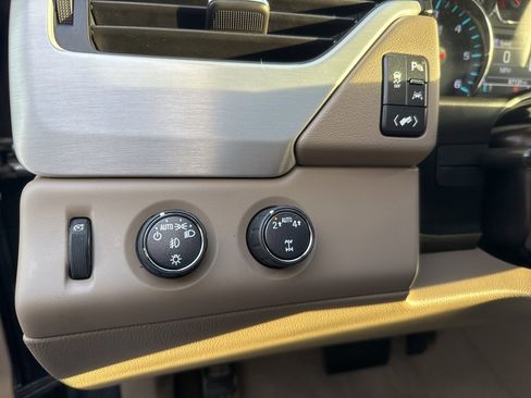 Used 2019 GMC Yukon SLT image 34