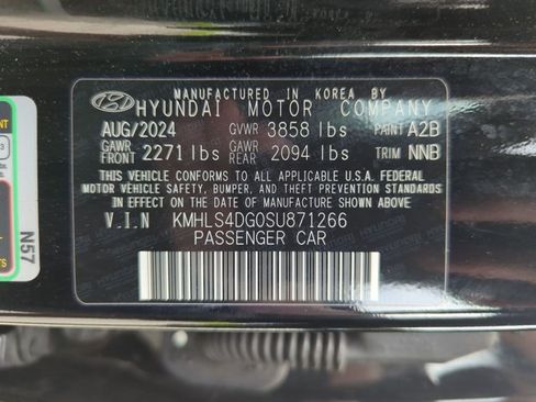 Used 2025 Hyundai Elantra SEL FWD image 15