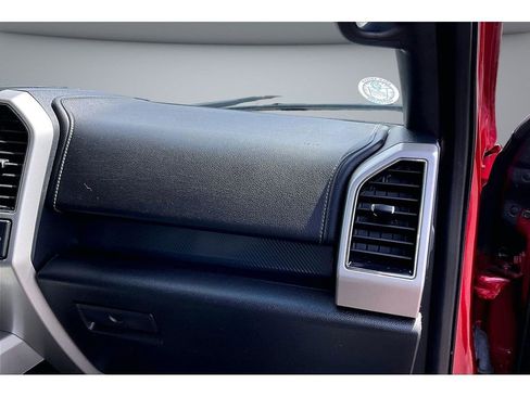 Used 2020 Ford F150 Lariat w/ Equipment Group 502A Luxury AWD/4WD image 18