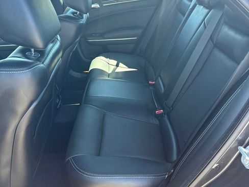 Used 2018 Chrysler 300 S w/ 300S Premium Group 2 AWD/4WD image 8