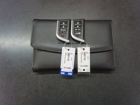 Used 2024 Acura MDX FWD image 18