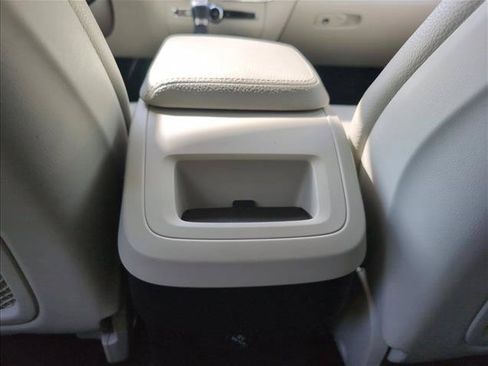 Used 2019 Volvo XC60 T5 Momentum w/ Premium Package AWD/4WD image 18
