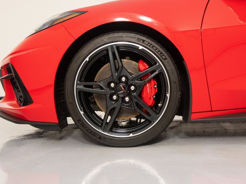 Used 2020 Chevrolet Corvette Stingray Premium Cpe w/ 3LT Preferred Equipment Group RWD image 9