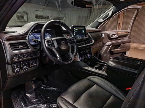 Used 2022 Chevrolet Tahoe Z71 w/ Luxury Package image 13