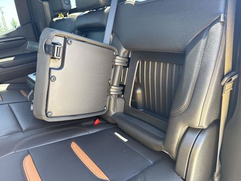 Used 2024 GMC Sierra 1500 AT4 w/ AT4 Premium Package AWD/4WD image 18