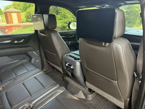 Used 2021 GMC Yukon Denali w/ Denali Premium Package AWD/4WD image 34