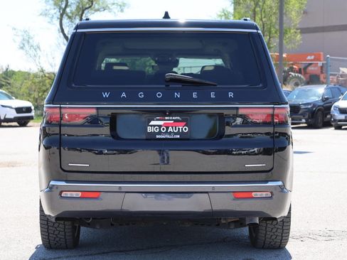 Used 2022 Jeep Wagoneer Series III w/ Premium Group I AWD/4WD image 10
