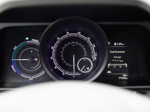 Used 2023 Hyundai Elantra Blue image 12