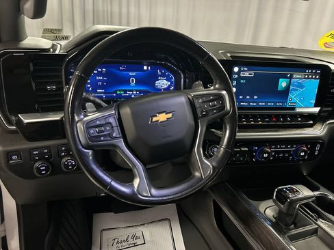 Used 2022 Chevrolet Silverado 1500 LTZ AWD/4WD image 15