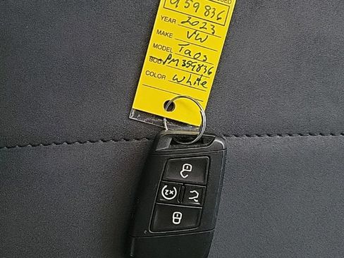 Certified 2023 Volkswagen Taos SE AWD/4WD image 36