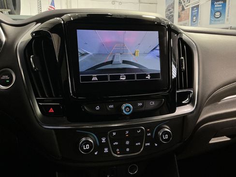 Used 2023 Chevrolet Traverse LT FWD image 20
