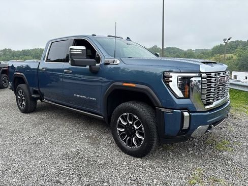 Used 2024 GMC Sierra 2500 Denali w/ Denali Reserve Package AWD/4WD image 7